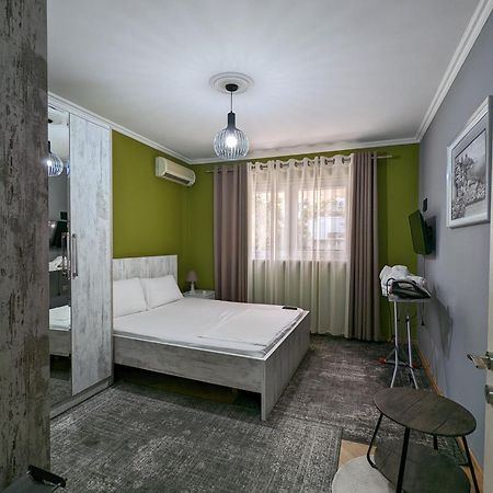 Appartement Downtown Retreat "Spiranca" à Tirana Extérieur photo