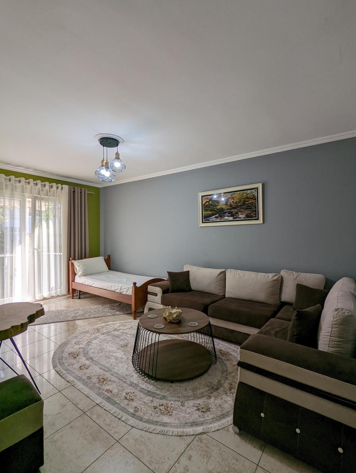 Appartement Downtown Retreat "Spiranca" à Tirana Extérieur photo